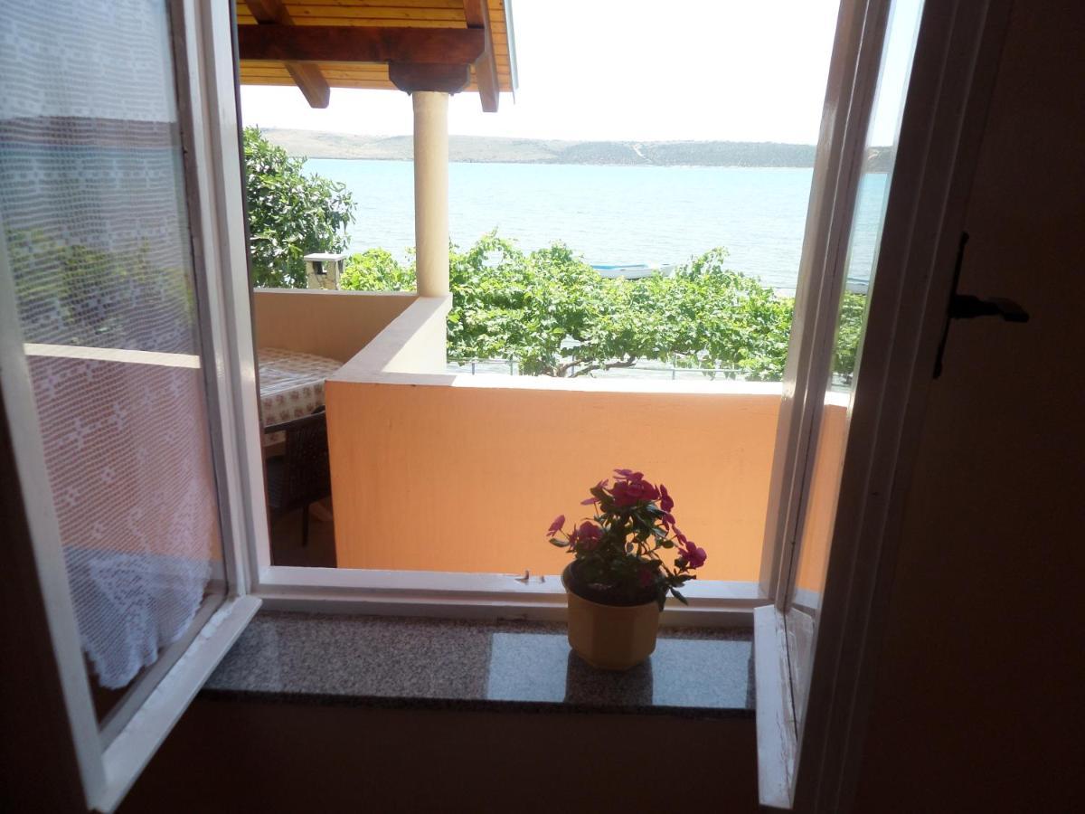 Apartmani Mirko Ljubac Ražanac エクステリア 写真